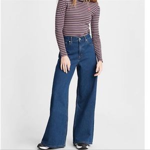 Ultra Wide Leg Jeans 